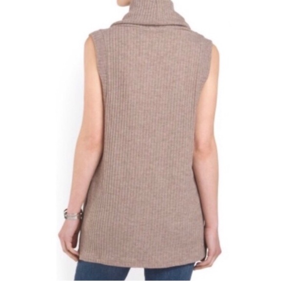 ✨ Cowl neck tunic ✨ - Picture 2 of 3